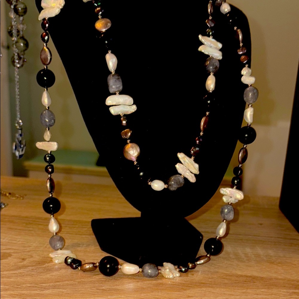 Stunning, vintage pearl, quartz necklace